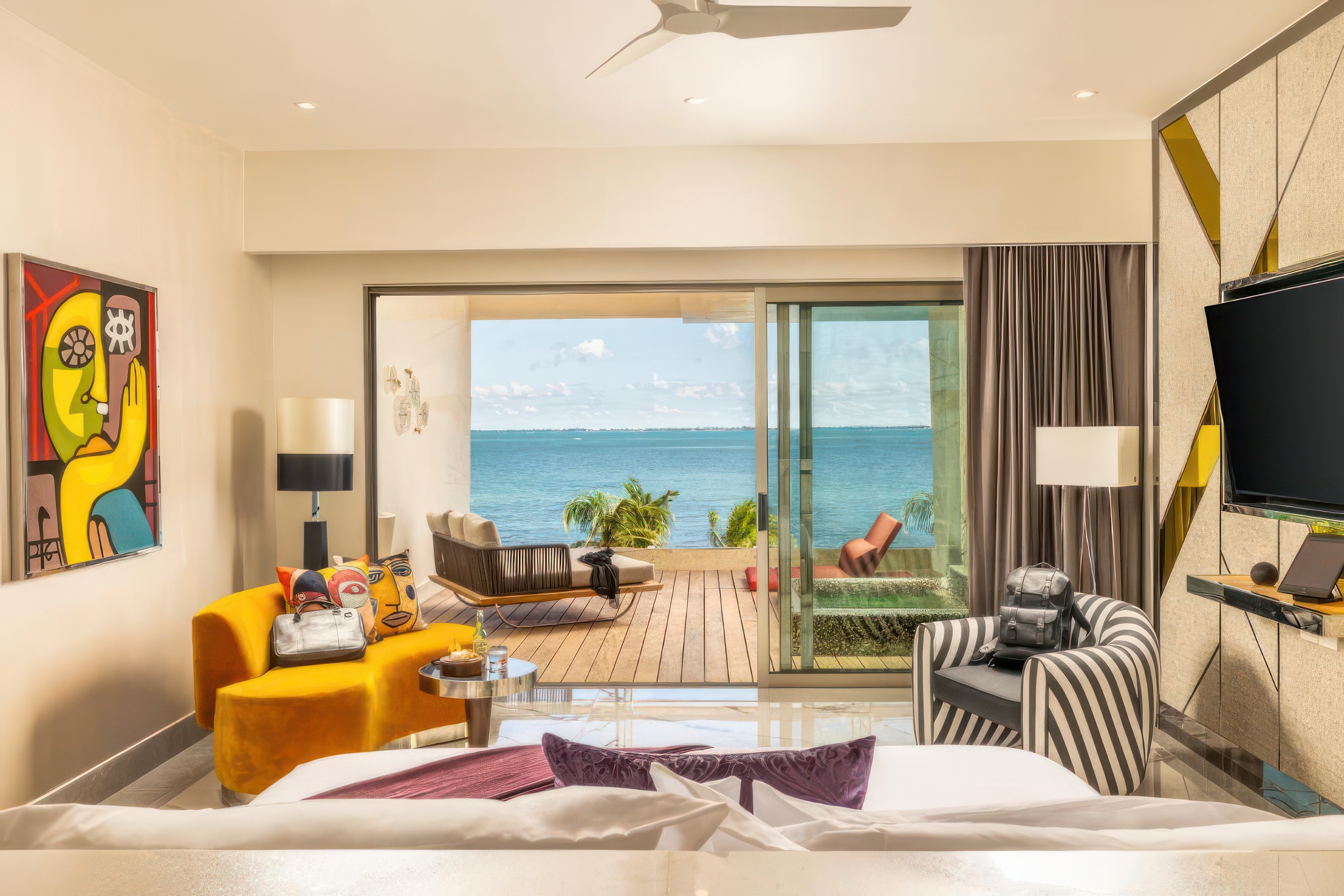 hotel-mousai-cancun-viginti-armchair-bedroom